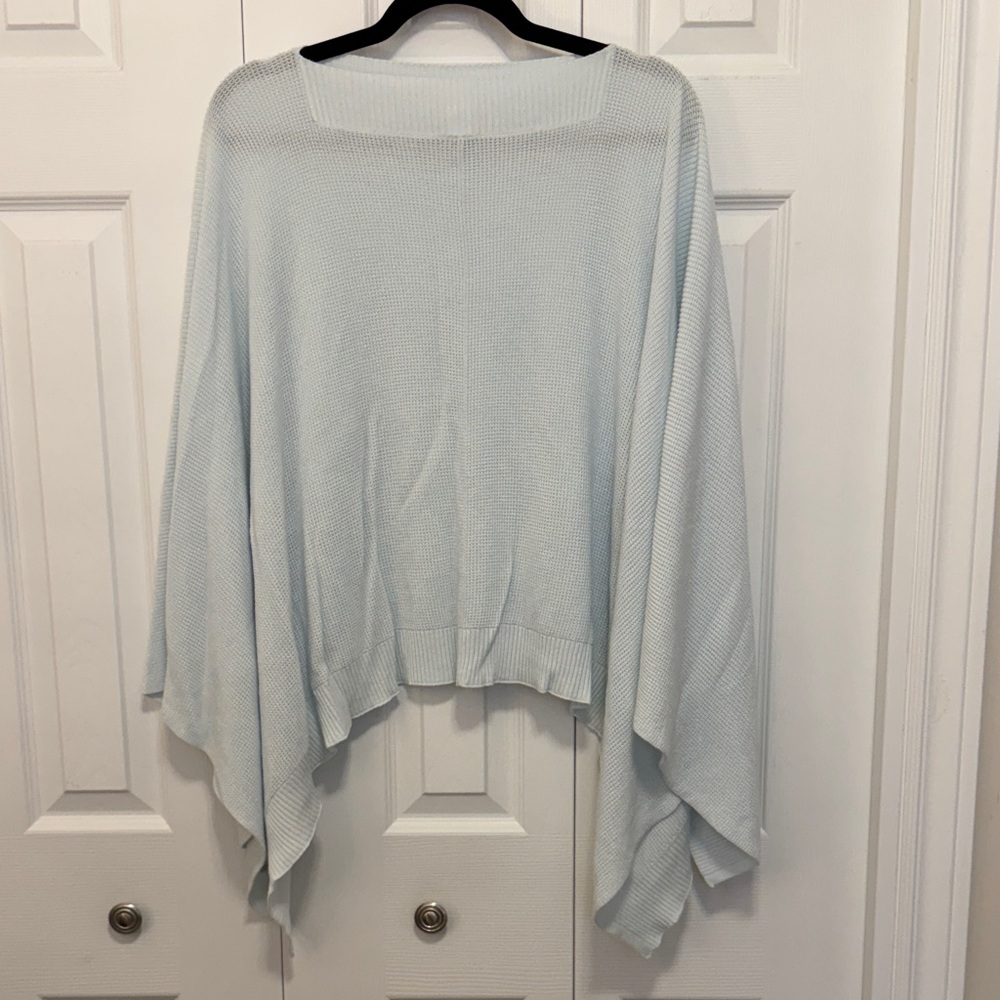 Lululemon Light Blue Women's Knit Poncho Sweater in excellent condition - Picture 3 of 4